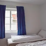 Дом отдыха Lovely In With Wifi *
